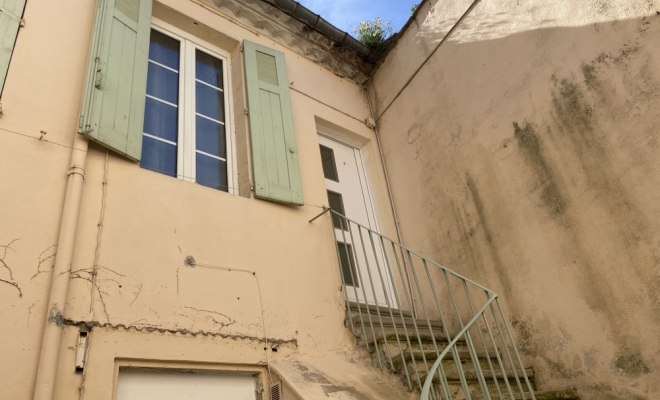 Mise en peinture d'une façade à Nîmes, Nîmes, WILS.RENOVATIONS